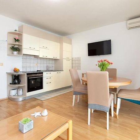 Apartment Filip Krk Town Esterno foto