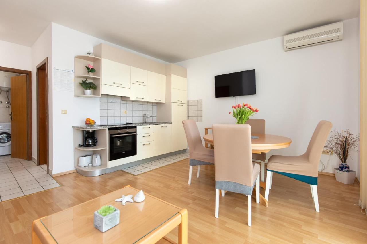 Apartment Filip Krk Town Esterno foto